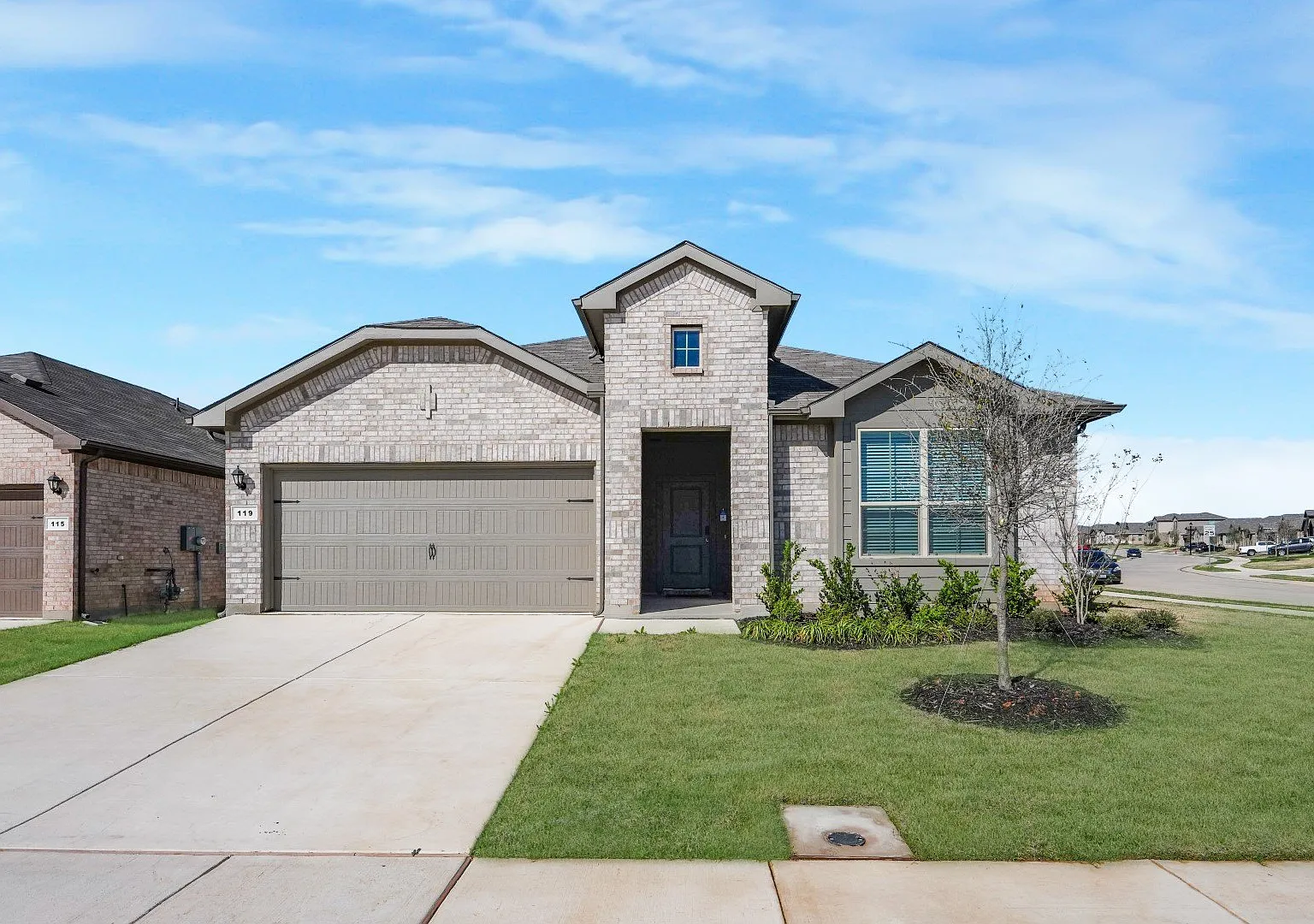 119 Hibiscus Drive — Photo 1