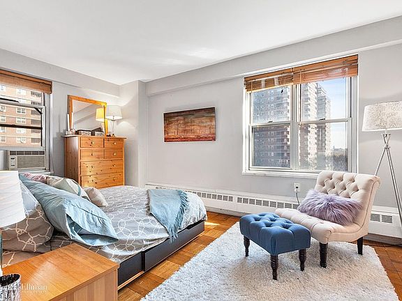 3rd image of 570 Grand St Unit G602