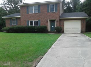 1233 Wilderness Dr, Spring Lake, NC 28390