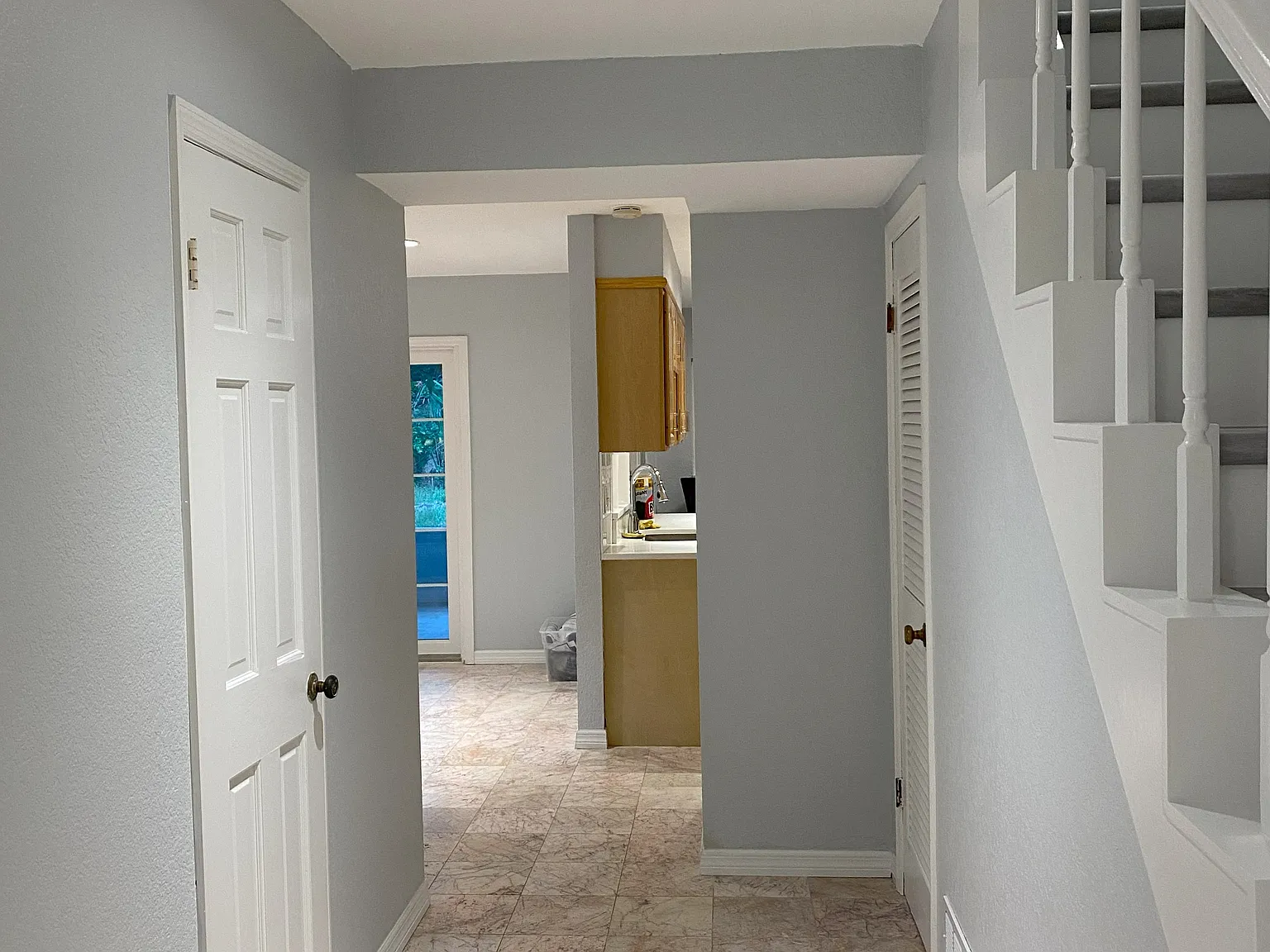 4 bed, 2.5 bath, 2098 sqft, $3,500 — Photo 2
