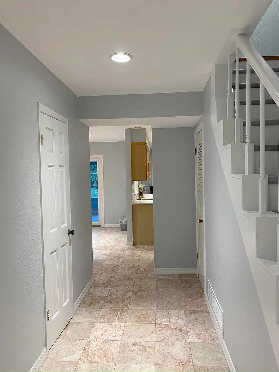 Building Photo - 205 E Sweetwater Creek Dr