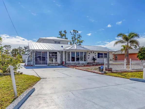 2075 Pennsylvania Ave, Grove City, FL 34224