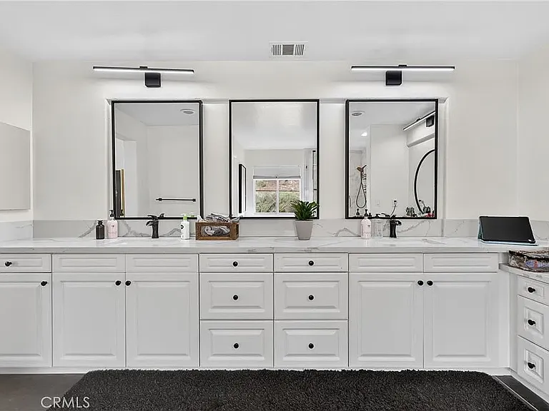 45136 Willowick St — Photo 14