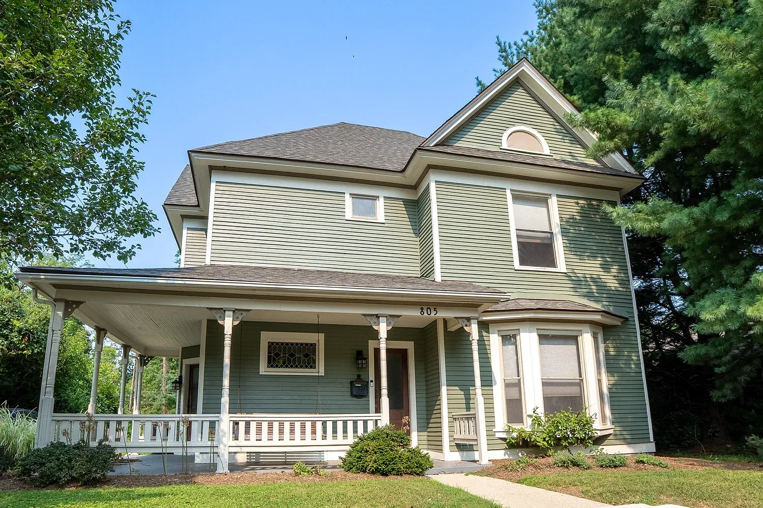 6 bed, 2321 sqft, $10,000 — Photo 1