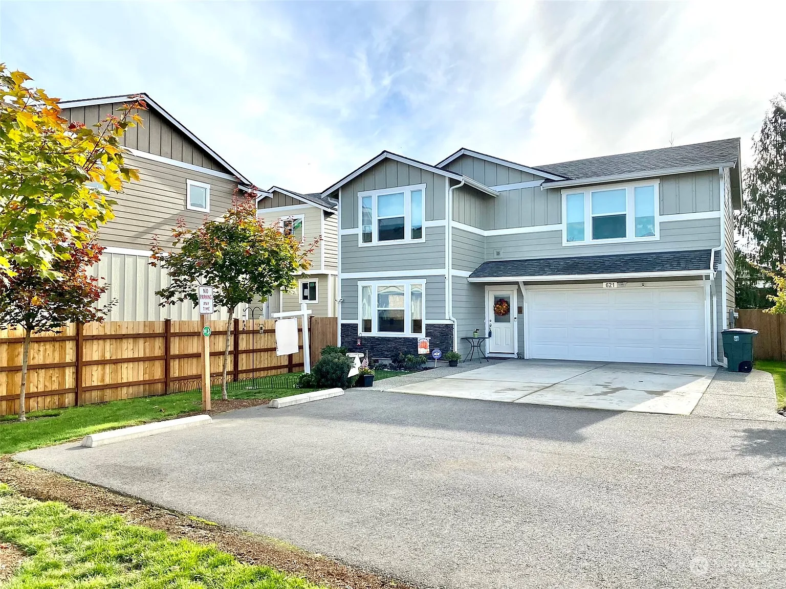 621 Stacey Place photo 1