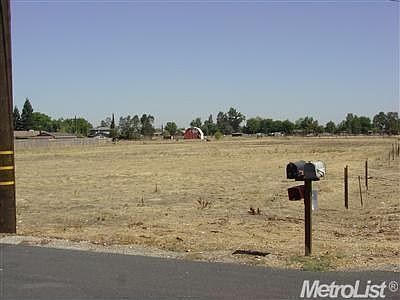 2nd image of 8325 Bradshaw Rd