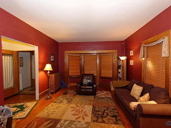 4th image of 2535 Parkwood Ave