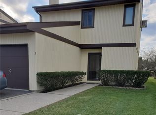 3 Marsham Ct, Middletown, NY 10940