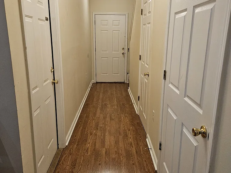(Front Door & Hallway)