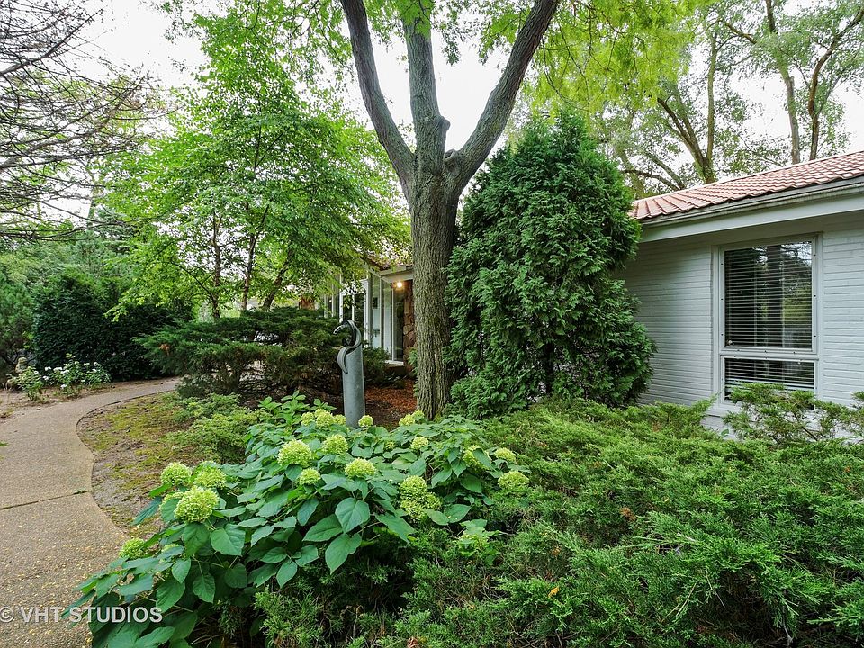 1st image of 383 Seven Pines Cir
