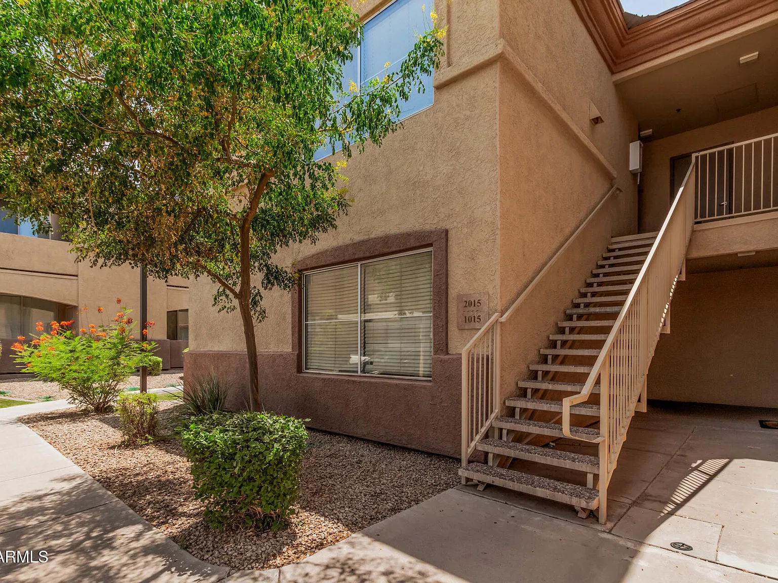 3 bed, 2.0 bath, 1282 sqft, $1,935 — Photo 2