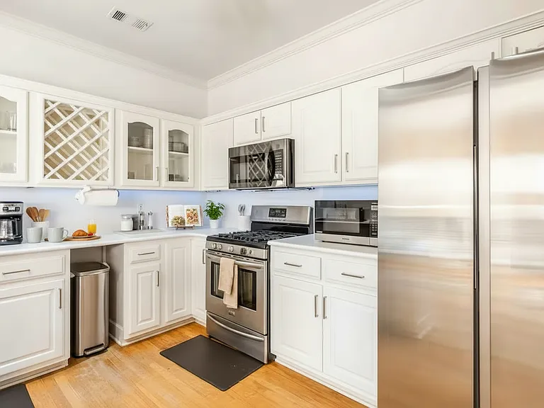 921 Moreland Ave SE — Photo 6