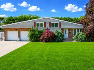 73 Danbury Street, Bay Shore, NY 11706