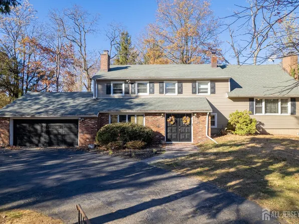 310 Overbrook Rd, Piscataway, NJ 08854