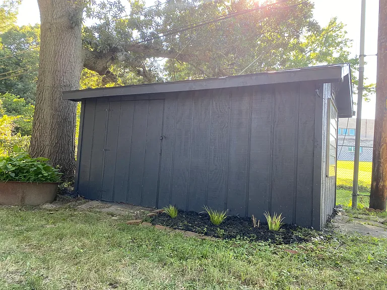 9 Lake Grove Clb — Photo 15