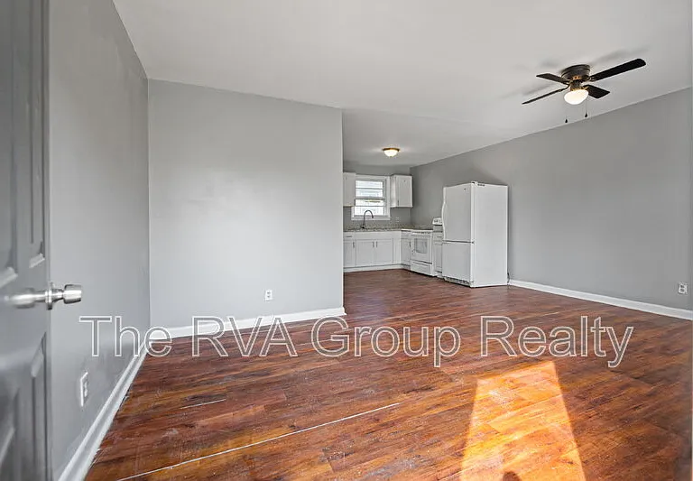 1528 Lincoln St — Photo 4