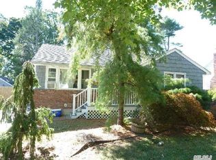 38 Garfield Pl, East Northport, NY 11731