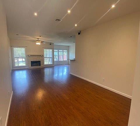 3rd image of 124 Homer Dr