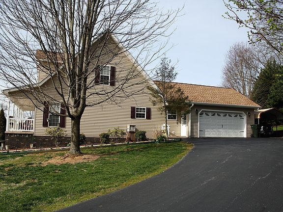 2nd image of 1310 Heritage Ln