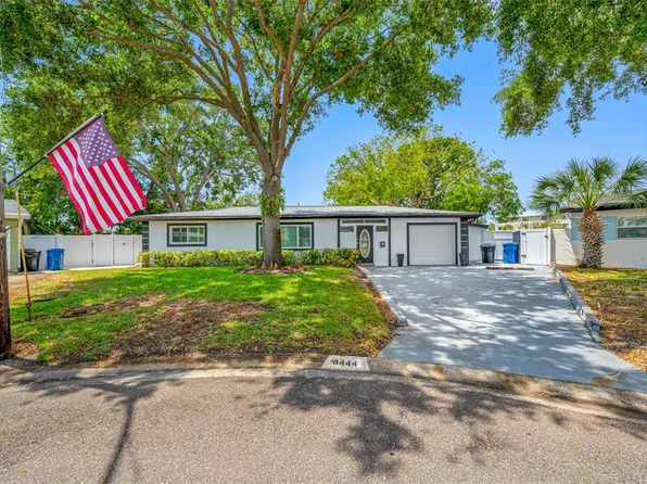 8444 8TH WAY N, ST PETERSBURG, FL 33702