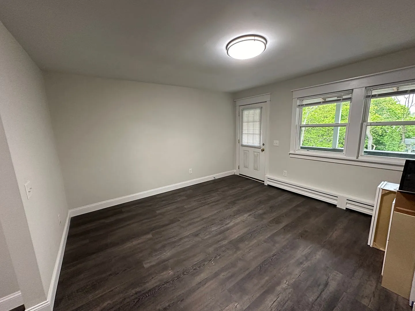 320 Hillview Pl — Photo 4