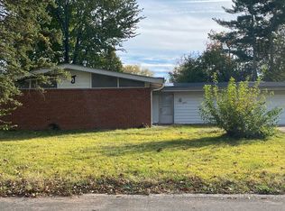 2280 Cherry Ln, Florissant, MO 63033