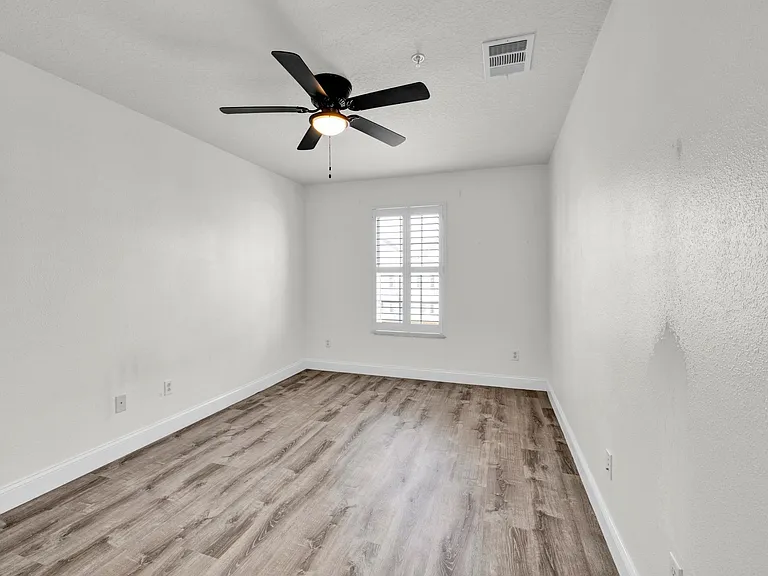6130 Chapledale Dr — Photo 14