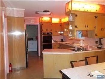 4th image of 100-104 Woodland Ave
