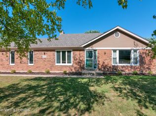 841 Manchester Ave, Batavia, IL 60510