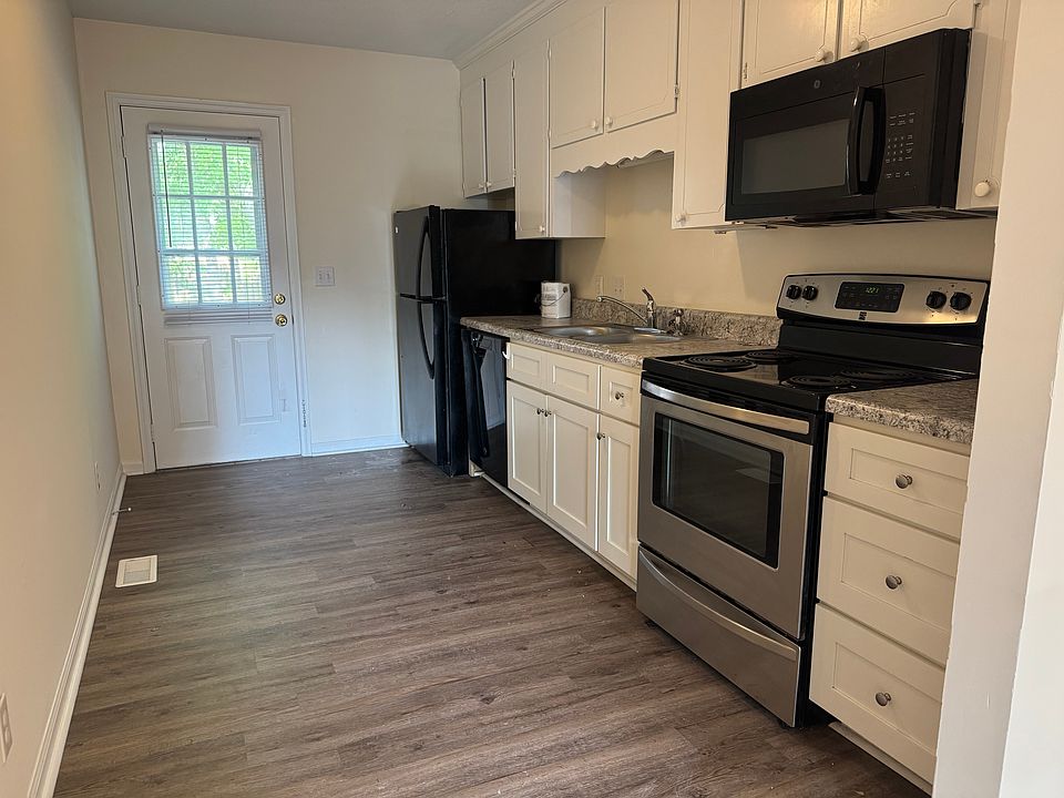 2nd image of 1312A Louisa Ln #A