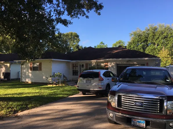 4611 Bellaire Ave, Groves, TX 77619