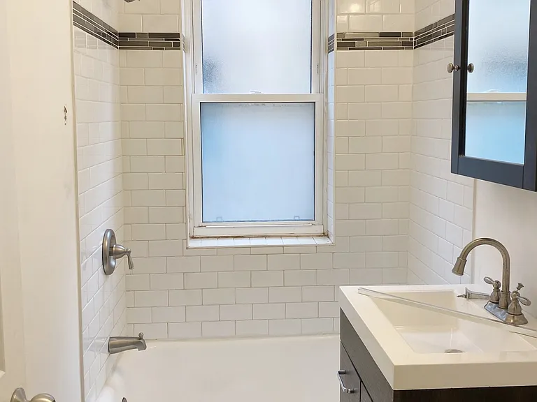 4218 N Clark St #2 — Photo 10