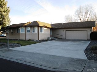 1924 NW Greenwood Ave, Redmond, OR