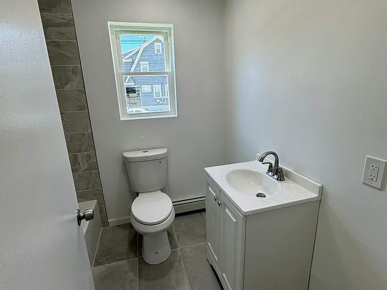 615 Chandler Ave #1 — Photo 4