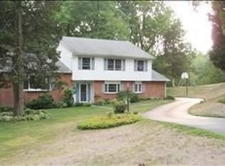 24 Walnut Hill Rd, Poughkeepsie, NY 12603