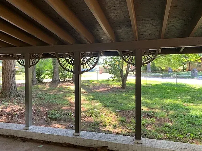 3009 Hillsboro Rd SW — Photo 2