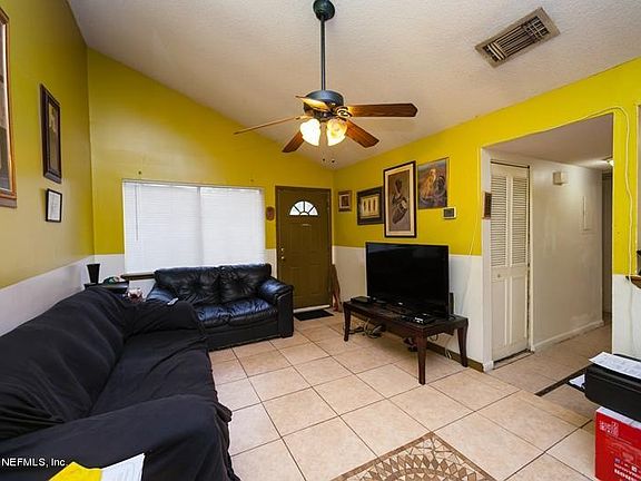 5th image of 2435 Whispering Woods Blvd APT 3