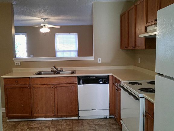 2nd image of 296 Muellers Cir #040f3fb37