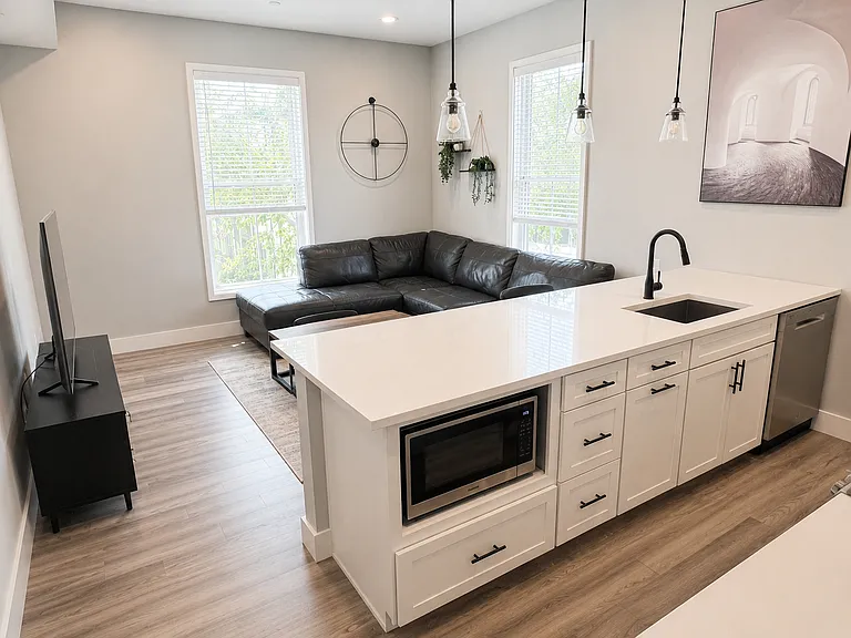 74 White St #201 — Photo 2