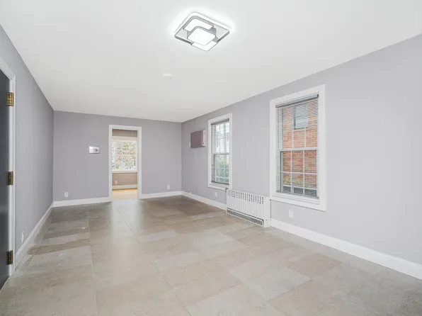 200 Bay 7th Street image 22 of 49