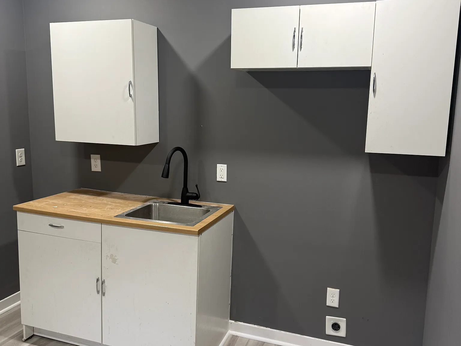 3 bed, 1045 sqft, $1,650 — Photo 2