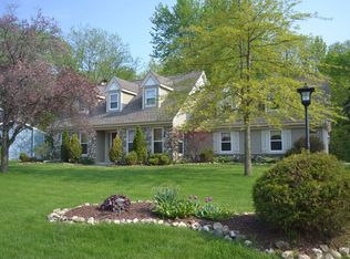 S105W20581 Valerie Dr, Muskego, WI 53150
