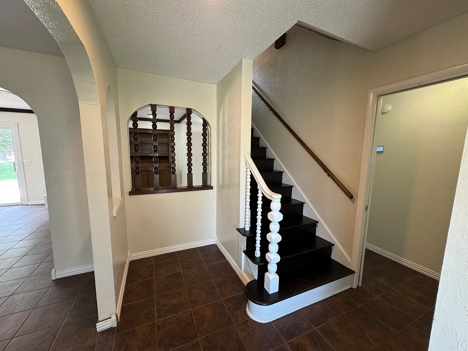 5705 W Wilshire Blvd — Photo 2