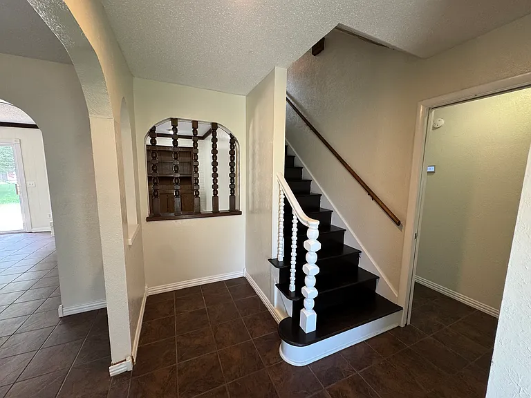 5705 W Wilshire Blvd — Photo 2