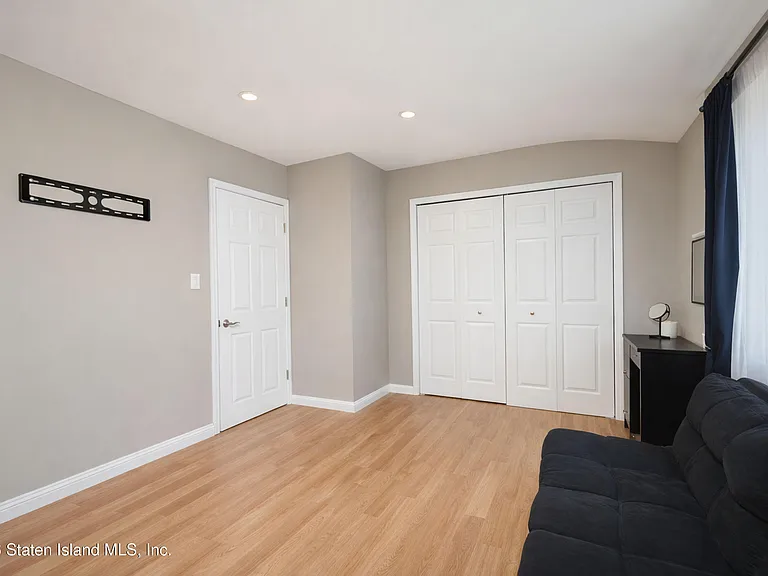 10 Pratt Ct — Photo 12