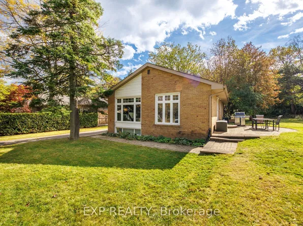 5 Tadcaster Pl, Toronto, ON M3B 1G6