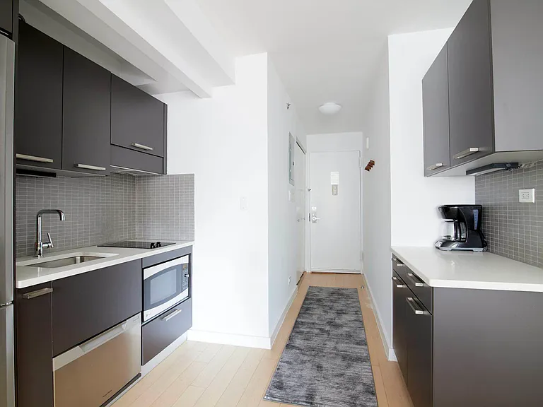 222 E 39th St #10C — Photo 6