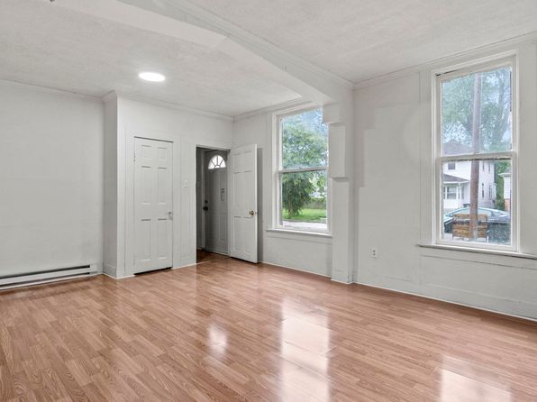 fort-wayne-indiana-73138904 picture