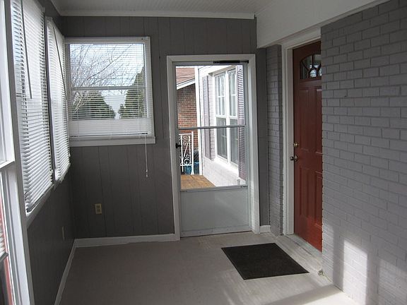 sun room/front porch