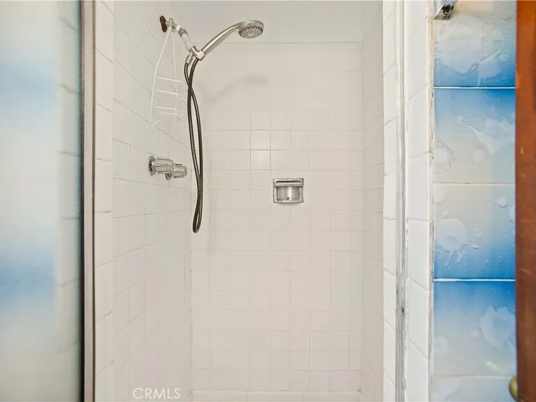 556 N Sunset Ave — Photo 14